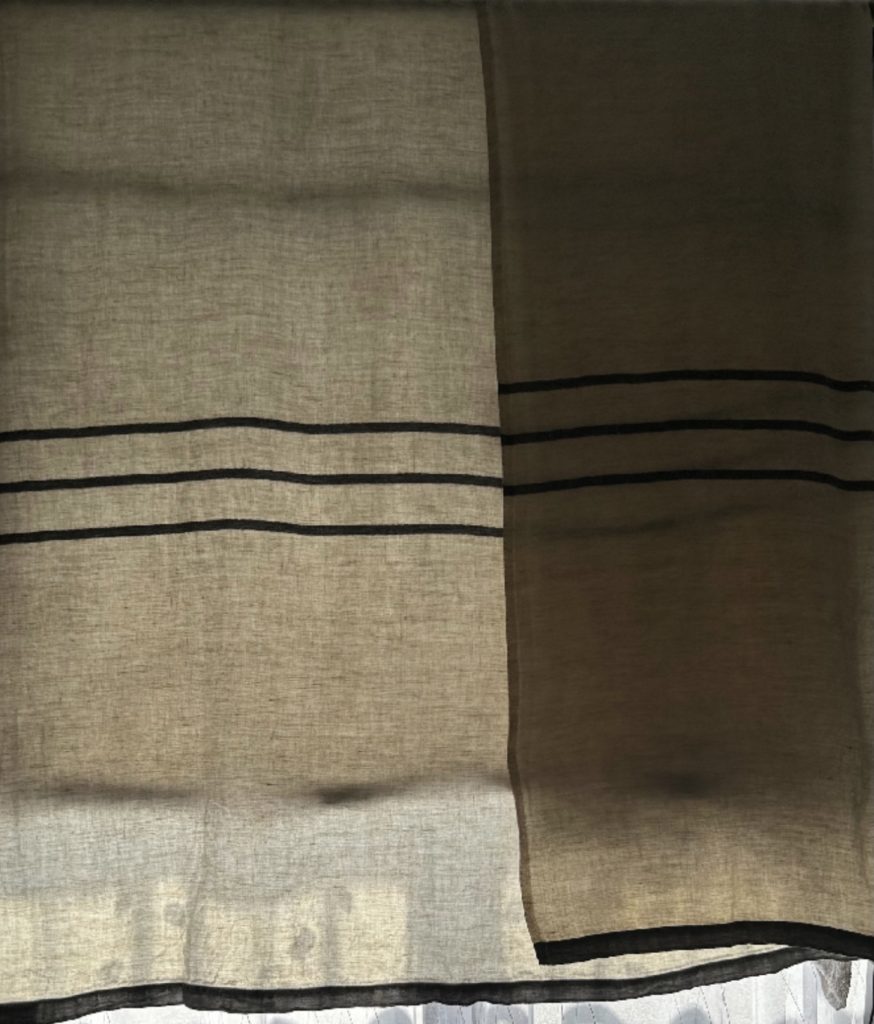 サマーブランケットを干している図。